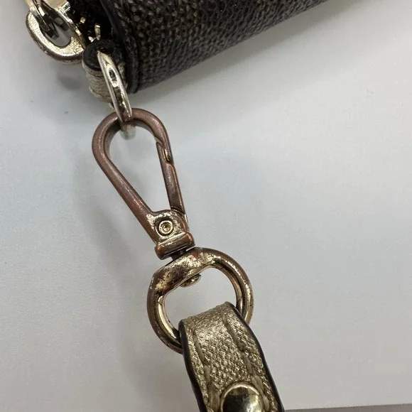 Michael Kors 7" Flat Wallet Center‎ Stripe Wristlet Clutch Card Holder Monogram - Picture 14 of 16